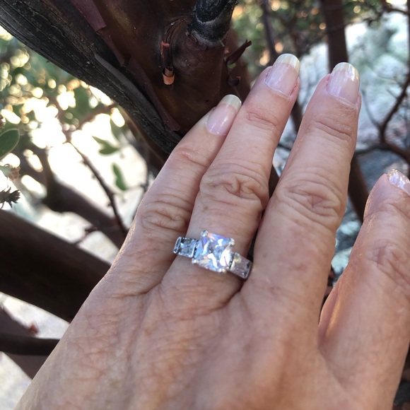 Vintage Sterling Silver 925 Ring Princess Cut Cubic Zirconia Engagement Size 7 - Picture 3 of 16